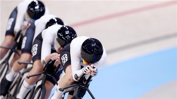 Der deutsche Frauen-Vierer fuhr bei Olympia in der Qualifikation auf Platz fünf.