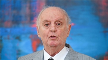 Der Dirigent und Pianist Daniel Barenboim setzt sich seit vielen Jahren für Verständigung im Nahen Osten ein.