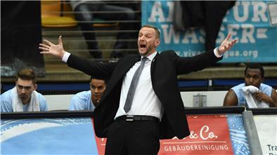 Der ehemalige Headcoach und Geschäftsführer der Eisbären Bremerhaven, Arne Woltmann, hat als Assistenztrainer beim Basketball-Erstligisten Rasta Vechta angeheuert.