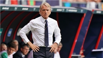Der ehemalige italienische Nationaltrainer Roberto Mancini prägte als Spieler die erfolgreiche Ära von Sampdoria Genua maßgeblich mit. Jetzt steigt der Verein in die 3. Liga ab.