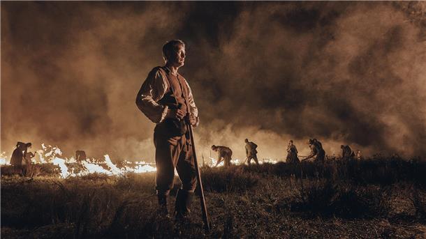 Der ehemalige Soldat Ludvig Kahlen (Mads Mikkelsen) will in „King’s Land“ die wilde Heide von Jütland bezwingen.