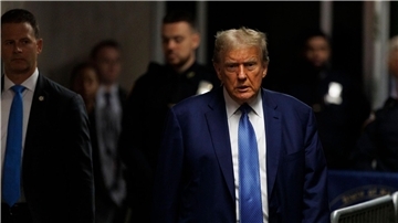 Der ehemalige US-Präsident Donald Trump auf dem Weg zu einem weiteren Gerichtsttermin in New York.