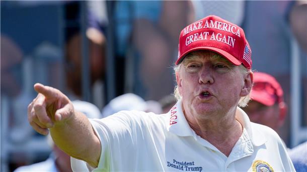 Trump darf sensible Informationen nicht öffentlich machen Der ehemalige US-Präsident Donald Trump darf laut Richterin sensible Beweise in dem Verfahren nicht öffentlich machen.
