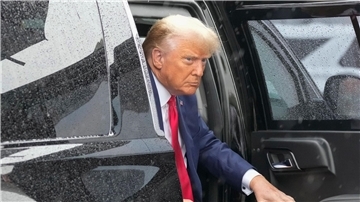 Der ehemalige US-Präsident Donald Trump ist erneut angeklagt worden.