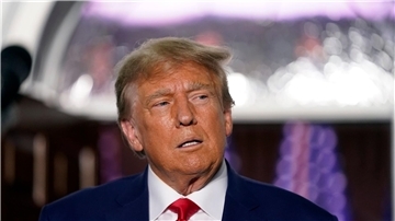 Der ehemalige US-Präsident Donald Trump ist in weiteren Punkten angeklagt worden.