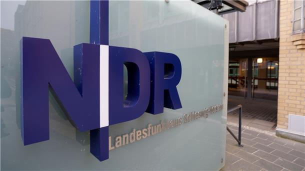 Keine bewussten Verstöße gegen NDR-Programmgrundsätze Der Eingang zum Landesfunkhaus Schleswig-Holstein des Norddeutschen Rundfunks (NDR) in Kiel.