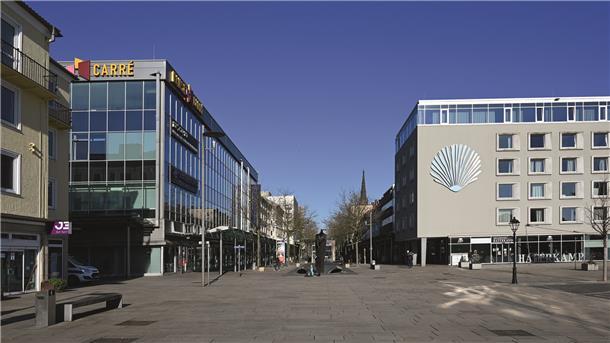 Der Eingang zur Innenstadt mit Theodor-Heuss-Platz, Hanse Carré und Nordsee-Hotel.