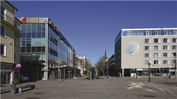 Der Eingang zur Innenstadt mit Theodor-Heuss-Platz, Hanse Carré und Nordsee-Hotel.