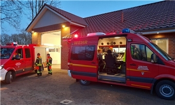 Der Einsatzleitwagen koordiniert die Funkübung.
