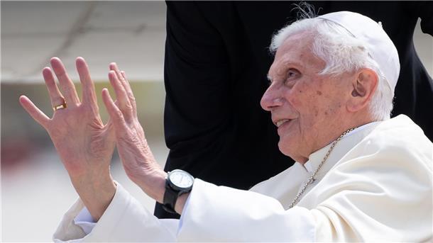 Missbrauchsopfer klagt - Stellungnahme von Ex-Papst erbeten Der emeritierte Papst Benedikt XVI. war von 1977 bis 1982 Erzbischof von München und Freising (Archivbild).