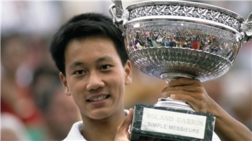 Der erst 17 Jahre alte US-Amerikaner Michael Chang gewann 1989 die French Open.