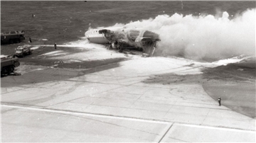 Der erste schwerwiegende Flugunfall einer Breguet Atlantic: 1978 stürzt die Maschine 61+07 ab und gerät in Brand.