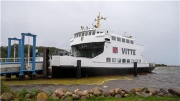 Der Fährverkehr zur und von der Insel Hiddensee wurde von der Reederei eingestellt.