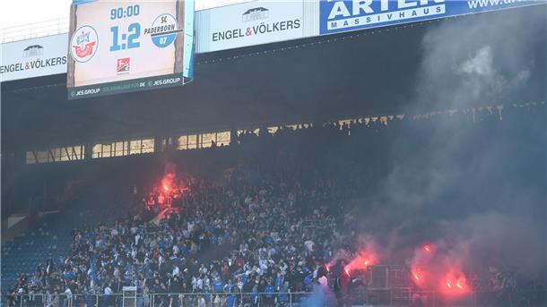 Der FC Hansa Rostock muss für mehrere Fanvergehen eine saftige Strafe zahlen.