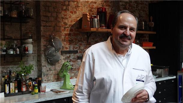 Lafer kritisiert Sternegastronomie: „Zu wenig bezahlt“ Der Fernsehkoch Johann Lafer kritisiert die Arbeitsbedingungen in Sternerestaurants.