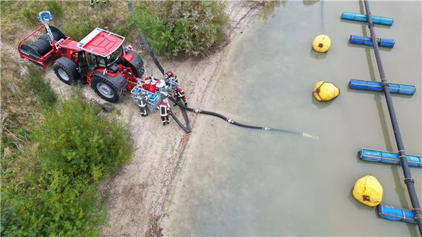 Traktor für die Feuerwehr Der Feuerwehr-Traktor wird aktuell in der Stadt Wiesmoor getestet.
