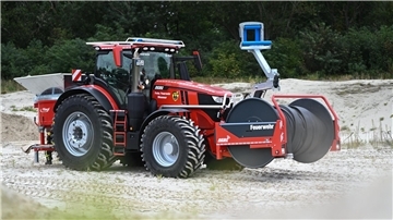 Der Feuerwehr-Trecker wird von der Wehr in Wiesmoor im Rahmen eines Forschungs- und Entwicklungsprojektes getestet. 