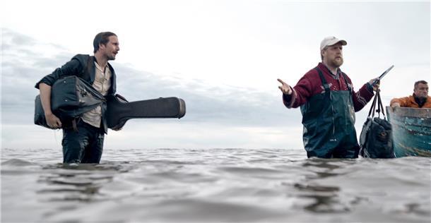 Der Film „The Ballad of Wallis Island“ mit Tom Basden und Tim Key ist eine wunderbare Komödie mit britischem Humor.