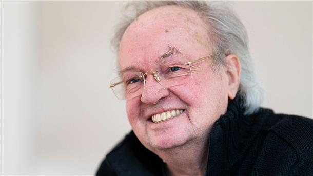 Der Filmregisseur und Drehbuchautor Franz Xaver Bogner feiert den Geburtstag mit seiner Familie.