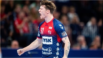 Der Flensburger Emil Jakobsen zeigte auf Linksaußen eine starke Partie.