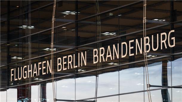 Der Flughafen wurde am späten Abend gesperrt. (Symbolbild)