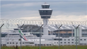 Der Flugverkehr wurde am Morgen wieder regulär aufgenommen. (Symbolbild)
