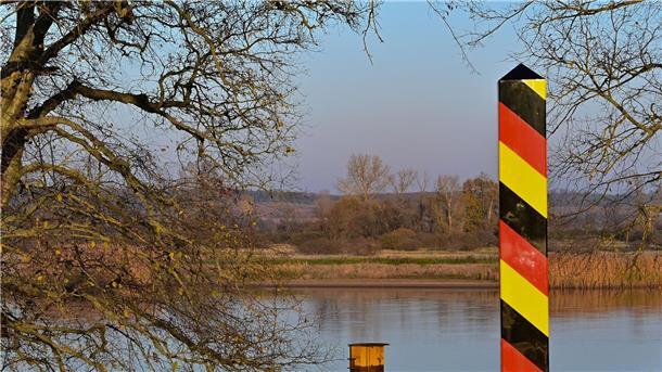 Streitfall Oder - Verwundeter Fluss vor neuer Katastrophe? Der Fluss Oder verläuft an der deutsch-polnischen Grenze.