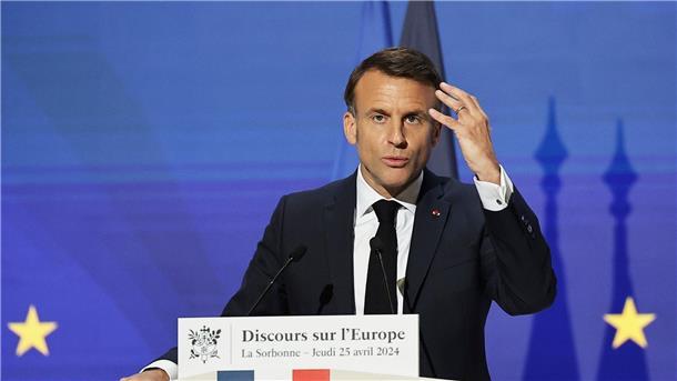 Macron fordert Ruck in der EU - „Europa kann sterben“ Der französische Präsident Emmanuel Macron fordert eine europäische Verteidigungsstrategie mit einer gemeinsamen Rüstungsindustrie und einer über Fonds der EU finanzierte beschleunigte Aufrüstung.