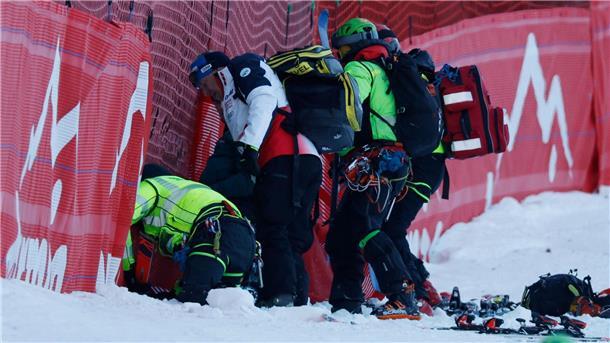 Der Franzose Cyprien Sarrazin musste nach seinem Trainingssturz in Bormio am Kopf operiert werden.