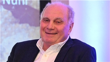 Der frühere Bayern-Präsident Uli Hoeneß kritisiert die Mentalität in Deutschland. 
