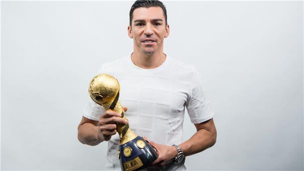 Der frühere brasilianische Weltmeister von 2002 und Bundesliga-Star Lúcio hat sich bei einem häuslichen Unfall Verbrennungen zugezogen.
