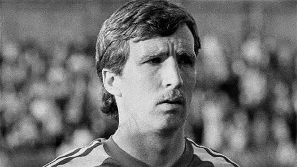 Walisischer Fußball trauert im Ikone Joey Jones Der frühere walisische Fußball-Nationalspieler Joey Jones ist gestorben.