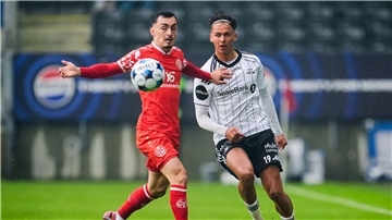 Der FSV Mainz 05 um Paul Nebel (l) zeigte in Trondheim eine schwache Leistung.