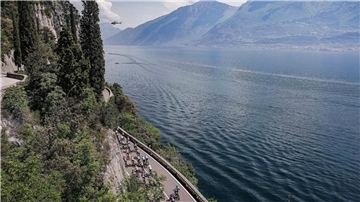 Der Gardasee ist derzeit so voll wie seit langem nicht mehr.