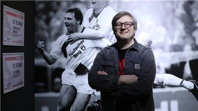 Der gebürtige Cuxhavener Christoph Nagel leitet als Kurator und Vorstandsmitglied das FC St. Pauli-Museum am Millerntor.