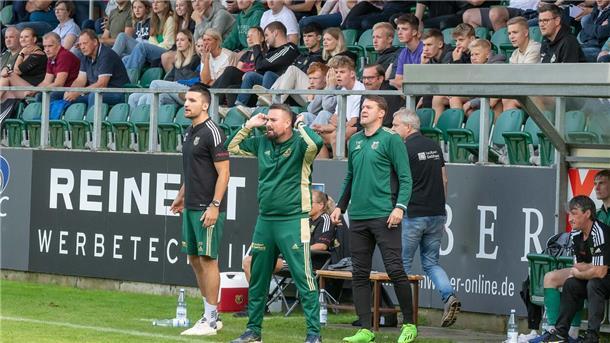 Platz unbespielbar: HSC-Trainer Malte Bösch hätte gerne im Waldstadion gespielt HSC