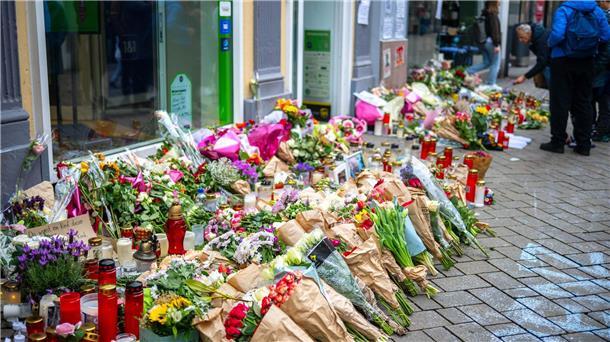 Tödliche Polizeischüsse - Beamte in „Hochstresssituation“ Der gewaltsame Tod des 21-jährigen Lorenz durch Schüsse aus einer Polizeiwaffe in Oldenburg hat große Betroffenheit ausgelöst. (Archivbild)