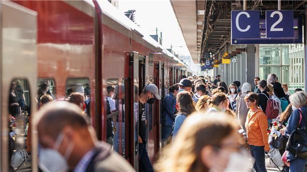 Fahrgastzahlen noch nicht auf Vorkrisen-Niveau Der große Ansturm auf den Regionalverkehr blieb 2022 trotz 9-Euro-Ticket aus.