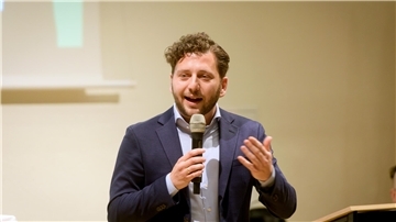 Der Grünen-Bundesvorsitzende Felix Banaszak.