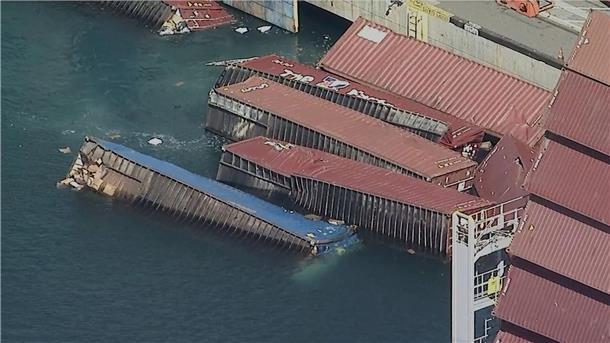 Dutzende Container stürzen von Schiff in den USA Der Hafen von Long Beach ist einer der wichtigsten der USA. Er liegt rund 30 Kilometer südlich der kalifornischen Metropole Los Angeles.