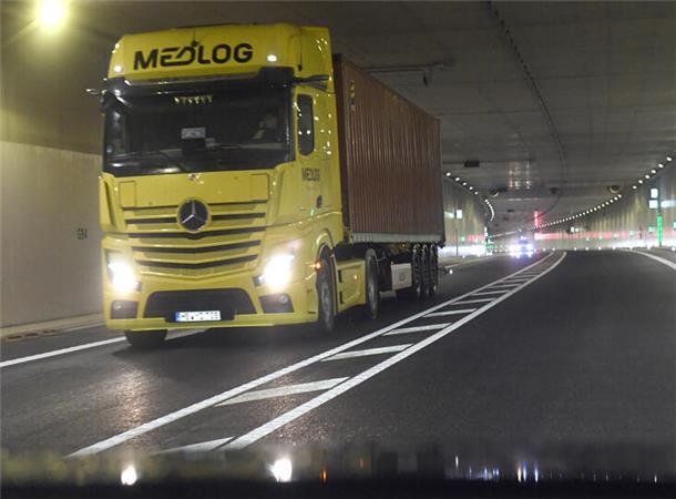 Der Hafentunnel ist nun geöffnet - im vier Wochen dauernden „Einfahrbetrieb“ sind aber immer noch Sperrungen möglich.