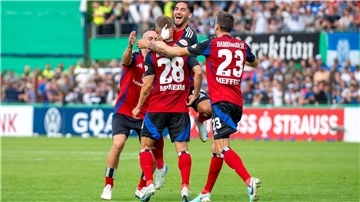 Der HSV bejubelte in Meppen einen ungefährdeten SIeg.