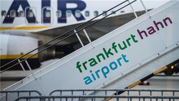 Neuer Hahn-Besitzer will Neustart für Hunsrück-Airport Der Hunsrück-Flughafen Hahn hat mit der Trierer Triwo AG einen neuen Besitzer.