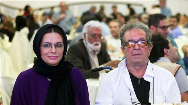 Dariusch Mehrdschui und Ehefrau im Iran beigesetzt Der iranische Filmregisseur Dariusch Mehrdschui und seine Frau Wahideh Mohammadifar wurden beigesetzt.