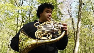 Der italienische Hornist Eugenio Guercia gehört zu den vielen neuen Musikern im Philharmonischen Orchester Bremerhaven.