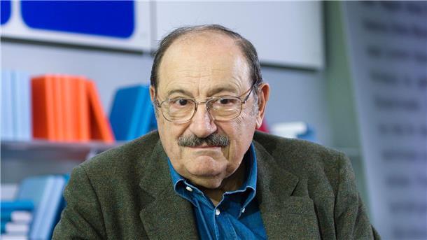 Der italienische Schriftsteller Umberto Eco,  aufgenommen auf der 63. Frankfurter Buchmesse in Frankfurt am Main (2011).