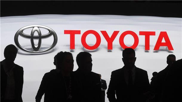 Toyota muss erneut Laufbänder in Japan stoppen Der japanische Autoriese Toyota muss wegen eines Unfalls bei einem Zulieferer erneut Produktionsbänder in Japan stoppen.