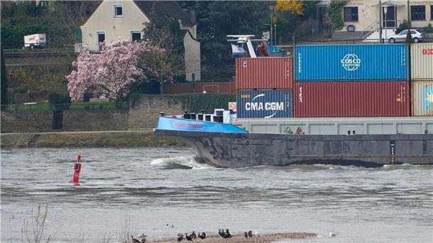 Projekt soll Engpässe im Rhein beseitigen Der „Jungfrauengrund“ bei Oberwesel: Auch bei Normalwasserstand ragen Steine aus dem Rhein hervor. Der Abschnitt dient der Planung einer durchgehend tieferen Fahrrinne.