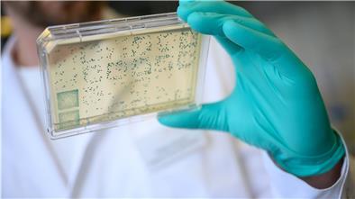 Der Kampf gegen das Coronavirus führt zu weiteren drastischen Einschränkungen. Der Senat beschloss am Montag eine Fülle von Maßnahmen: Discotheken bleiben geschlossen, Kirchen auch.