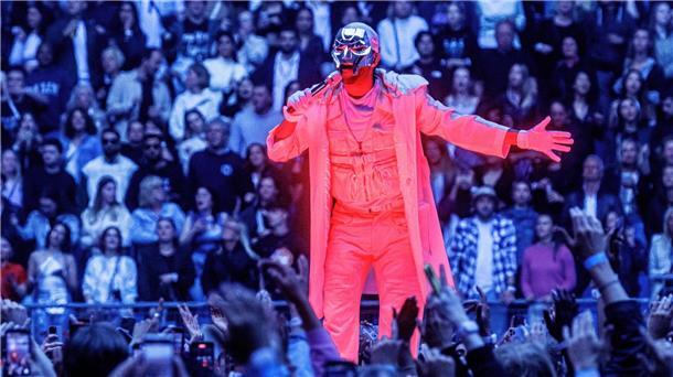 „After Hours til Dawn“: The Weeknd begeistert in Hamburg Der kanadische Sänger Abel Makkonen - besser bekannt als The Weeknd - gibt im Hamburger Volksparkstadion sein erstes von fünf Deutschland-Konzerten.